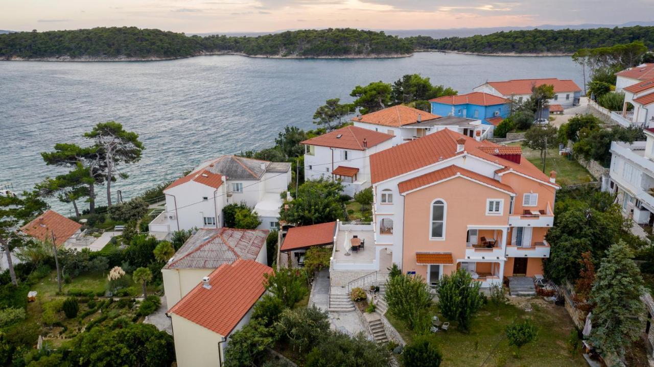 Apartments&rooms Bolero Rab Town Buitenkant foto
